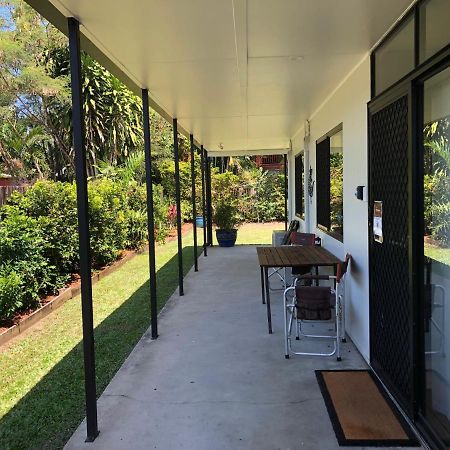 The Red Sparrow 2 Villa Cairns Exterior foto